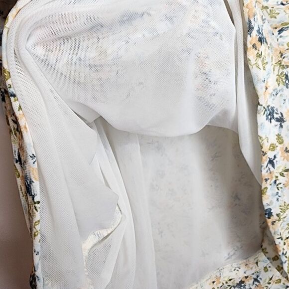 4X 26W Torrid Blue Floral Stretch Mesh Crew Neck Ruched Top Sweetheart Ditsy Flo - Picture 4 of 7